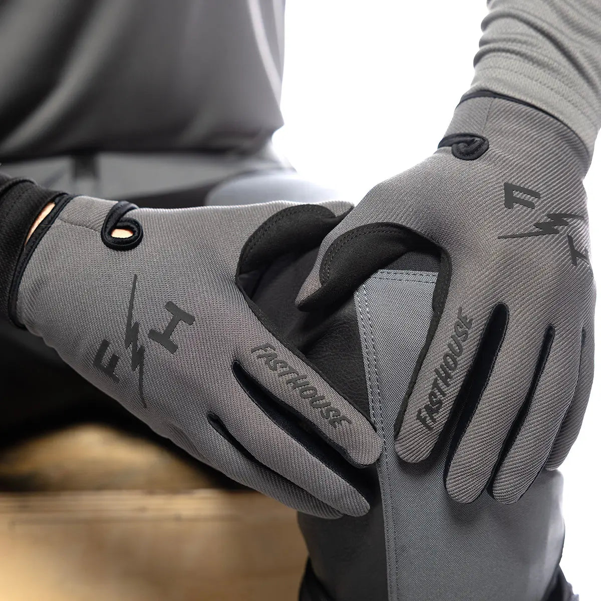 Carbon Eternal Glove - Gray - Fasthouse