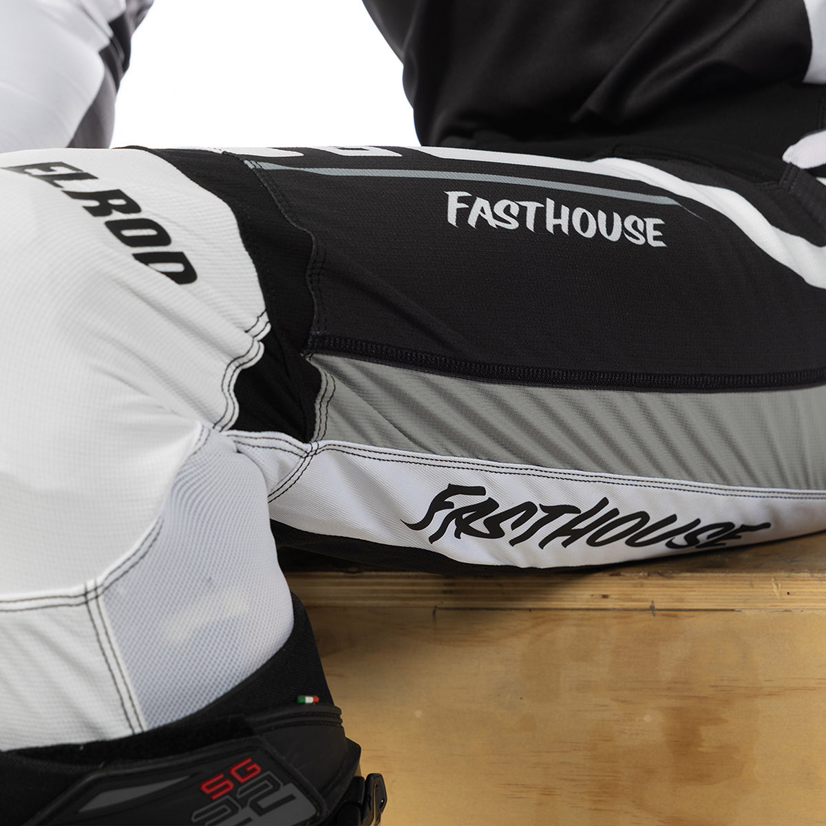 Elrod React Pant - White/Black