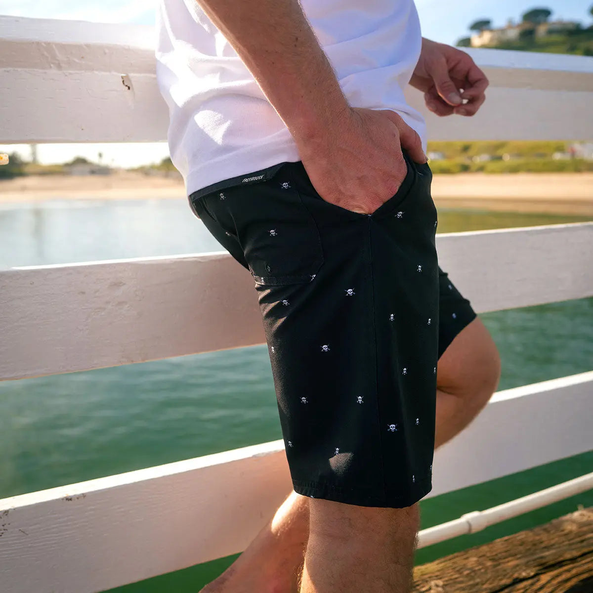 Jasper 19" Boardshort - Black/White Fasthouse