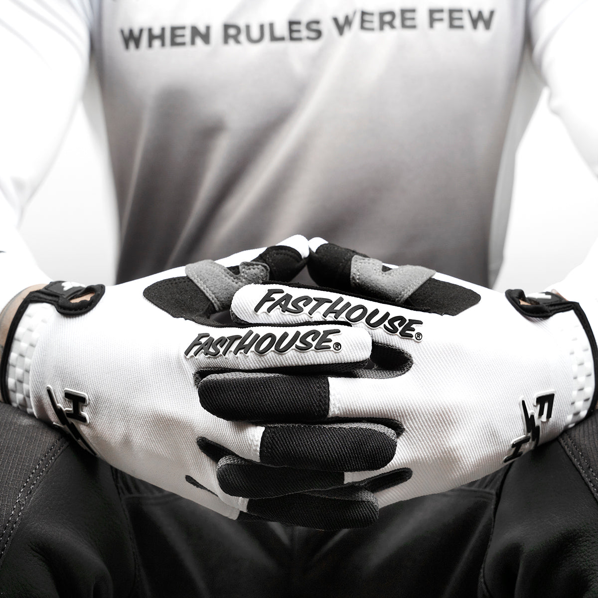 Speed Style Glove - White/Black