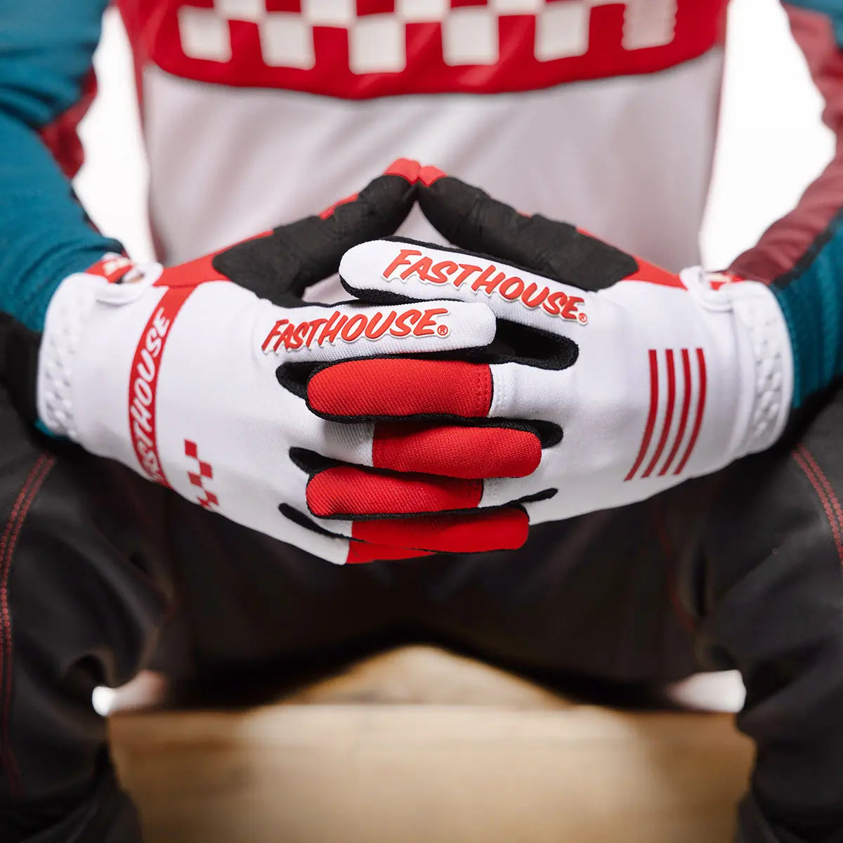 Speed Style Mod Glove - Red/White