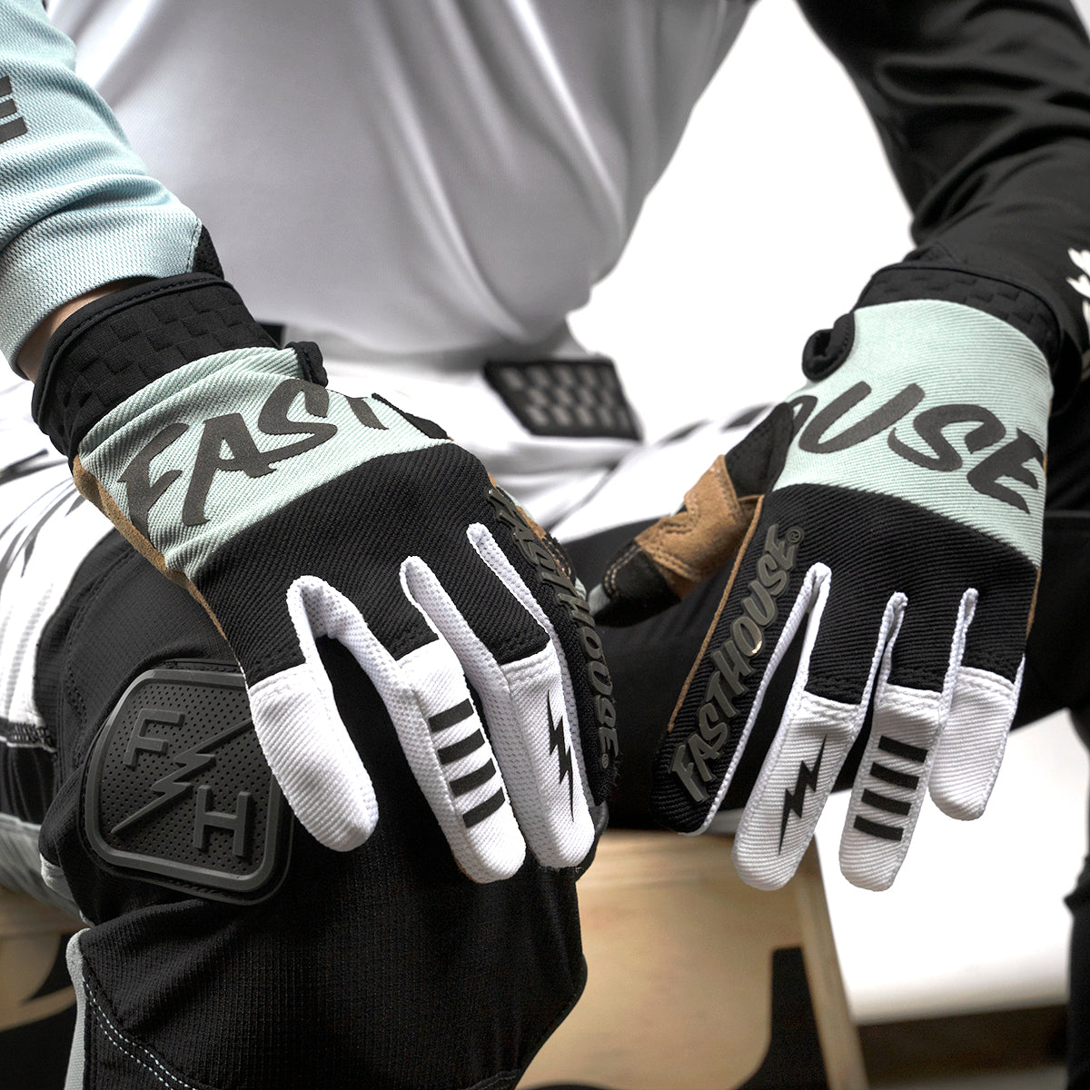 Speed Style Sector Glove - Skyline/Black