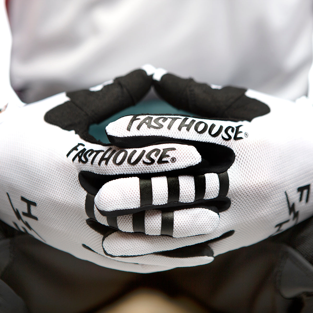 Vapor Glove - White/Black Fasthouse