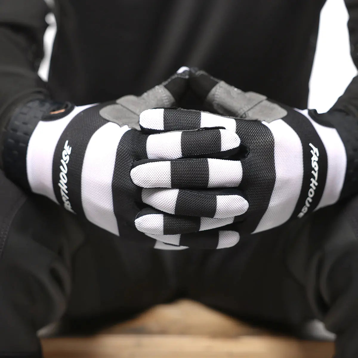 Vapor Jail Bird Youth Glove - Black/White - Fasthouse