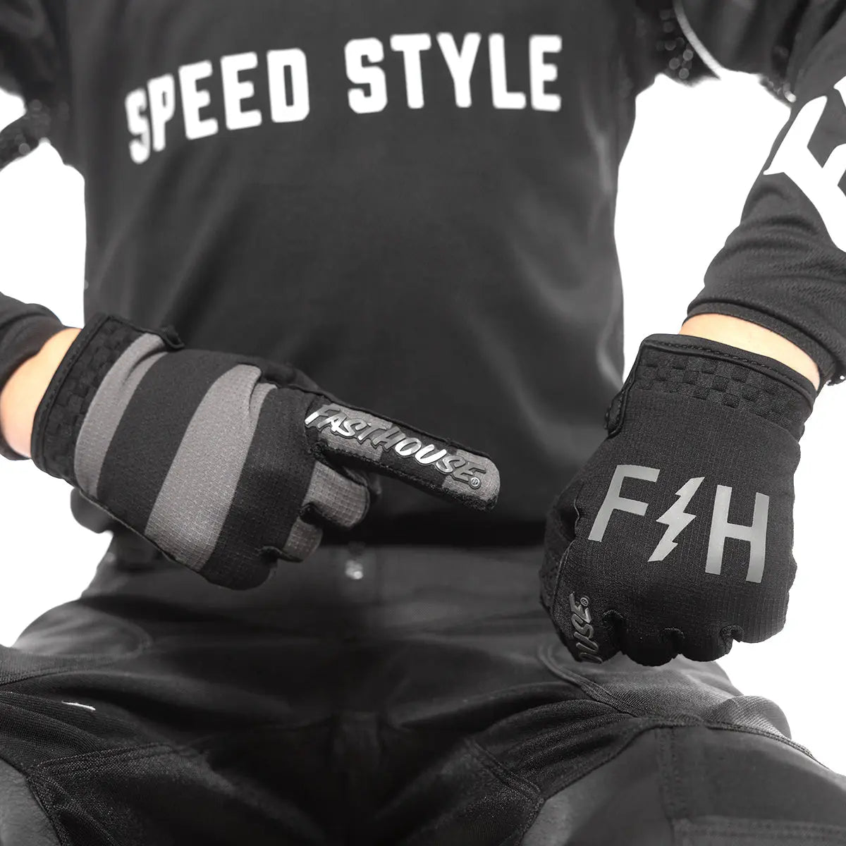 Speed Style Akin Youth Glove - Black/Gray