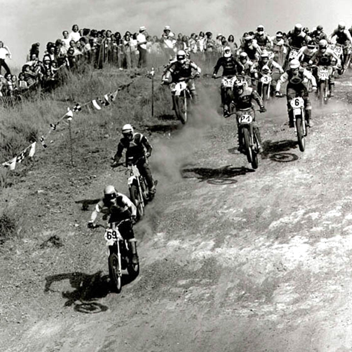 Legendary Tracks Pennant Flags - 3pk