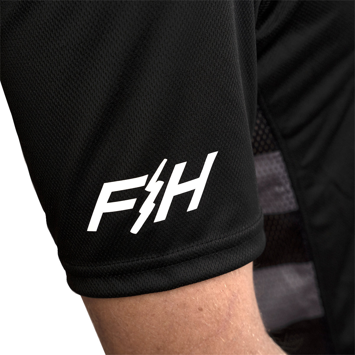 Classic Outland Short Sleeve Youth Jersey - Black