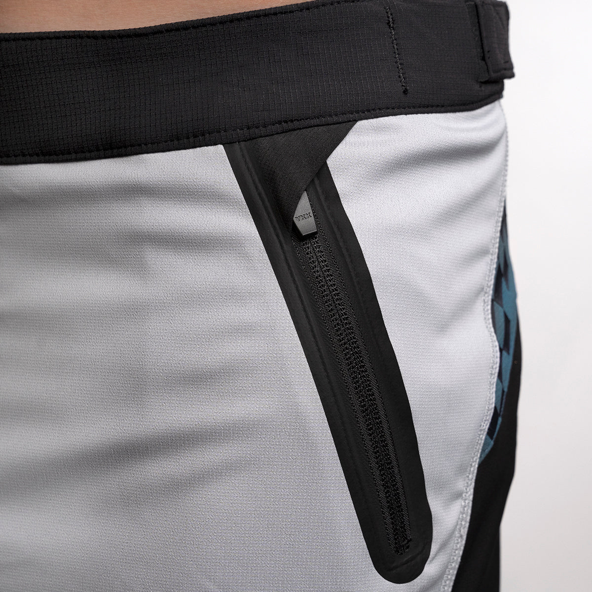 Crossline 2.0 Velocity Short - Silver/Black closeout