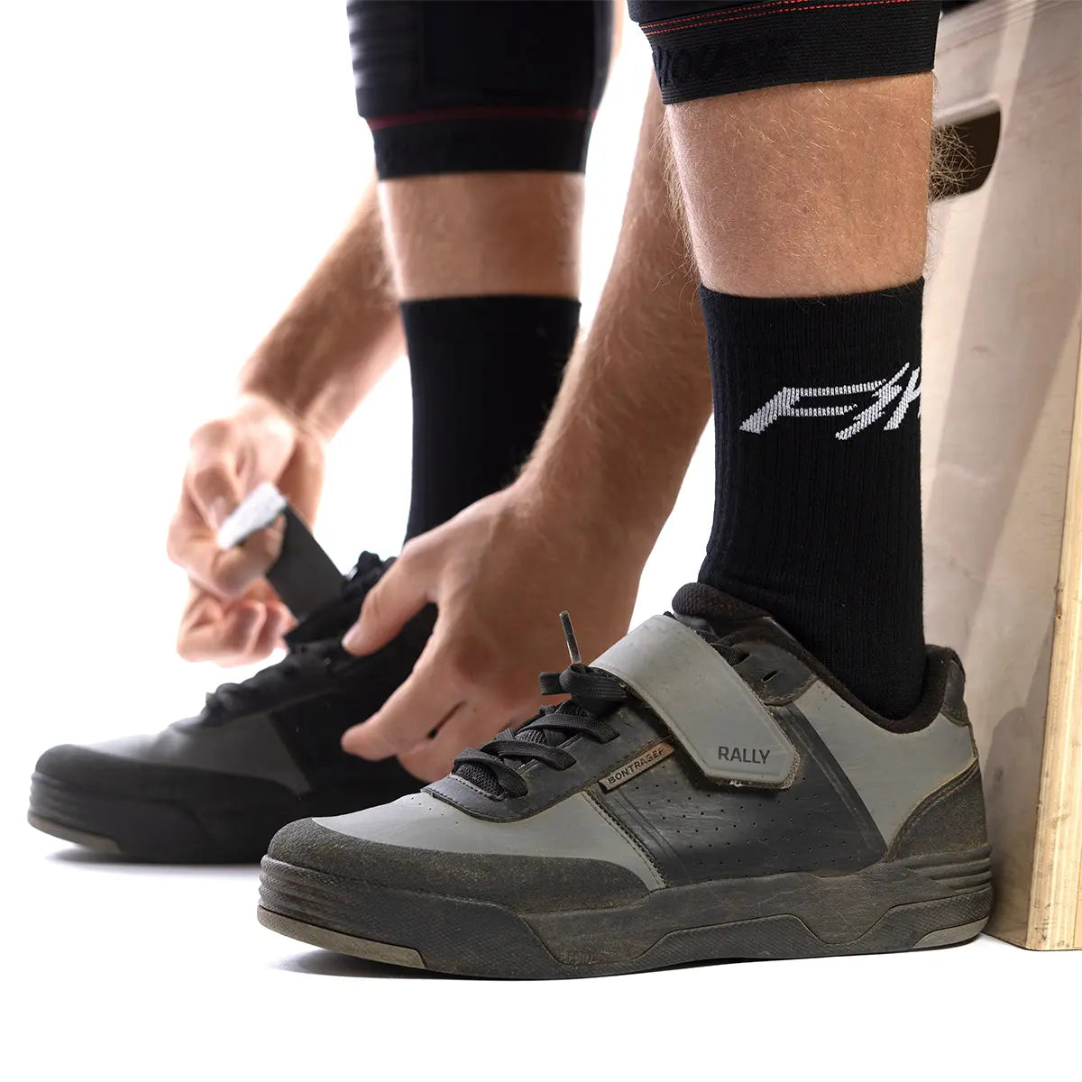 Outland Tech Sock - Heather Charcoal - Fasthouse