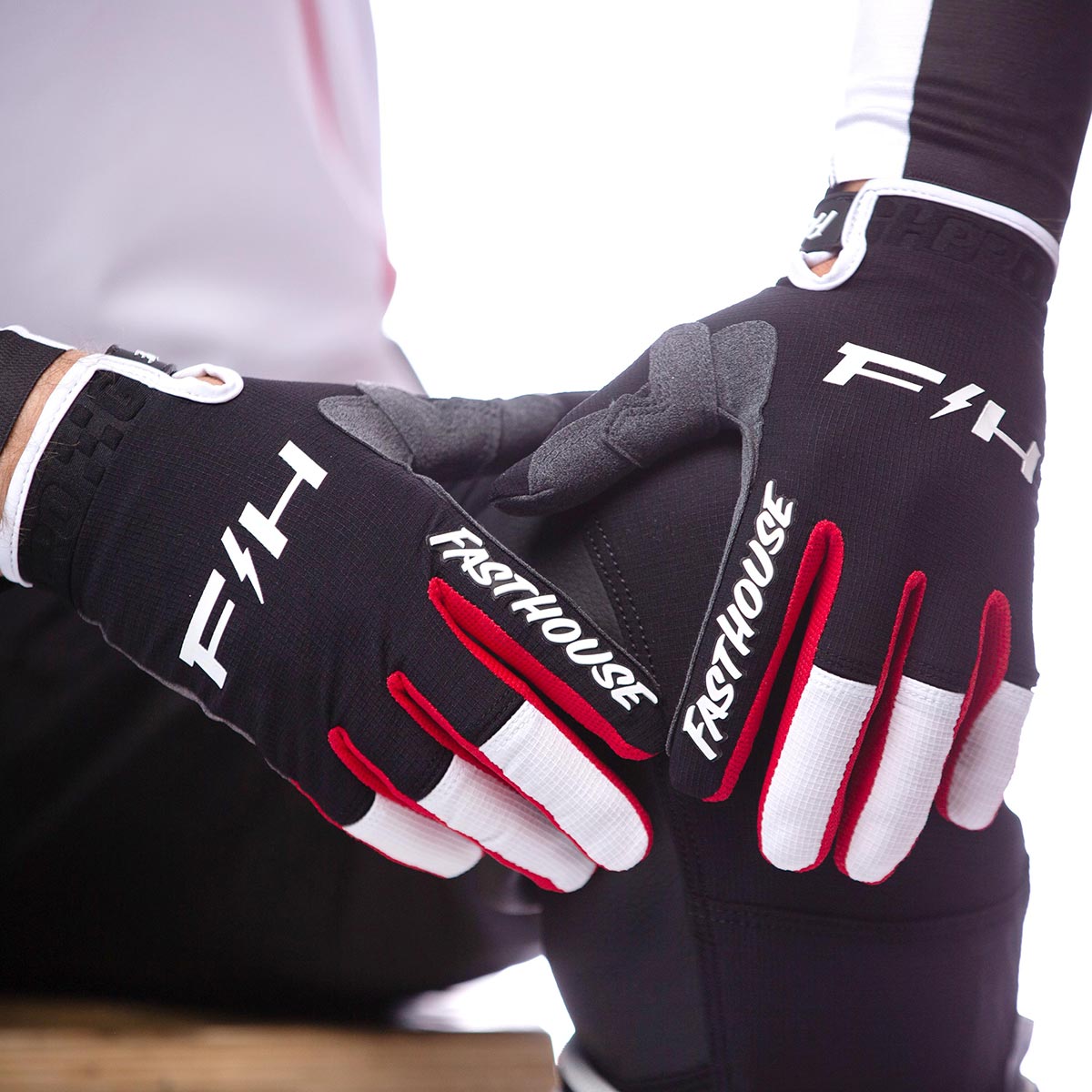 Grindhouse Pro Apex Glove - Black/White