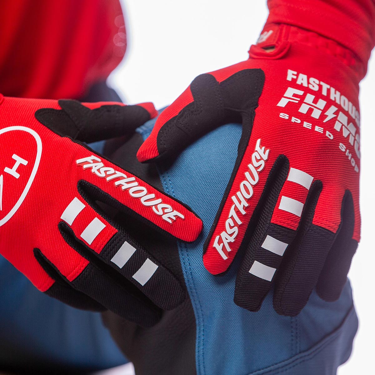 Speed Style Analogue Glove - Red