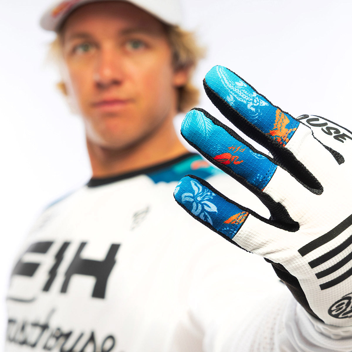 TB Island Hopper Sanguaro Glove - White