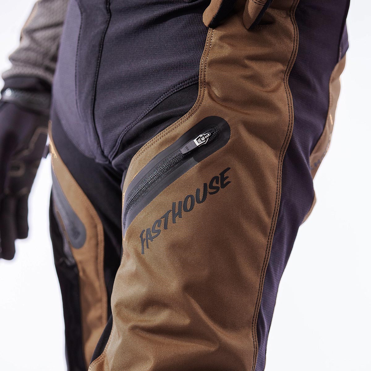 Off-Road Bronx Pant - Black/Camel