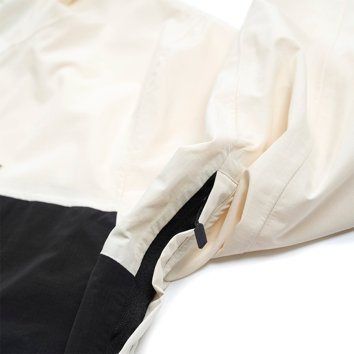 Statement Packable Windbreaker - Natural/Black