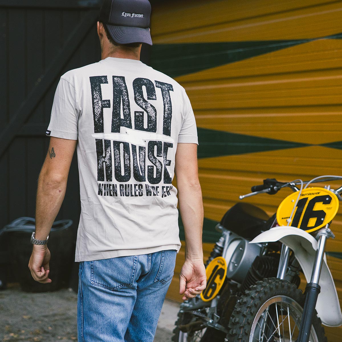 Surge Tee - Light Gray