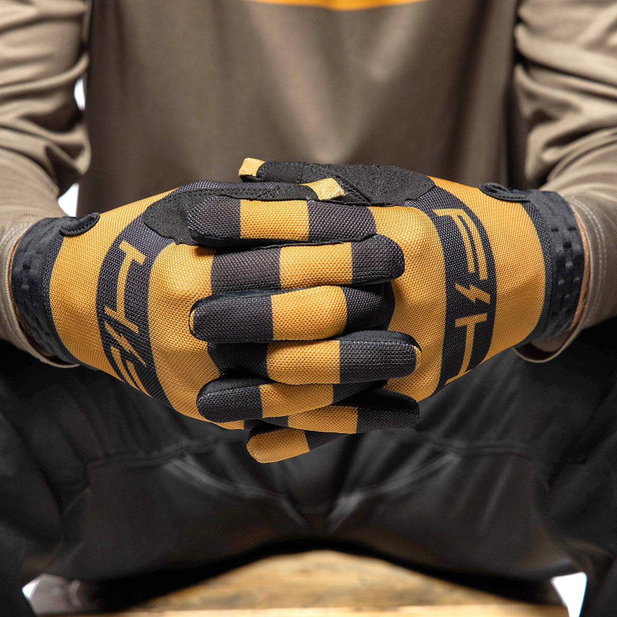 Vapor Ray Glove