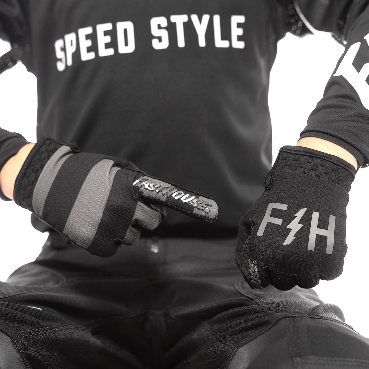 Speed Style Akin Youth Glove - Black/Gray