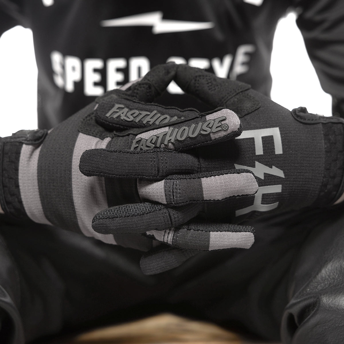 Speed Style Akin Youth Glove - Black/Gray