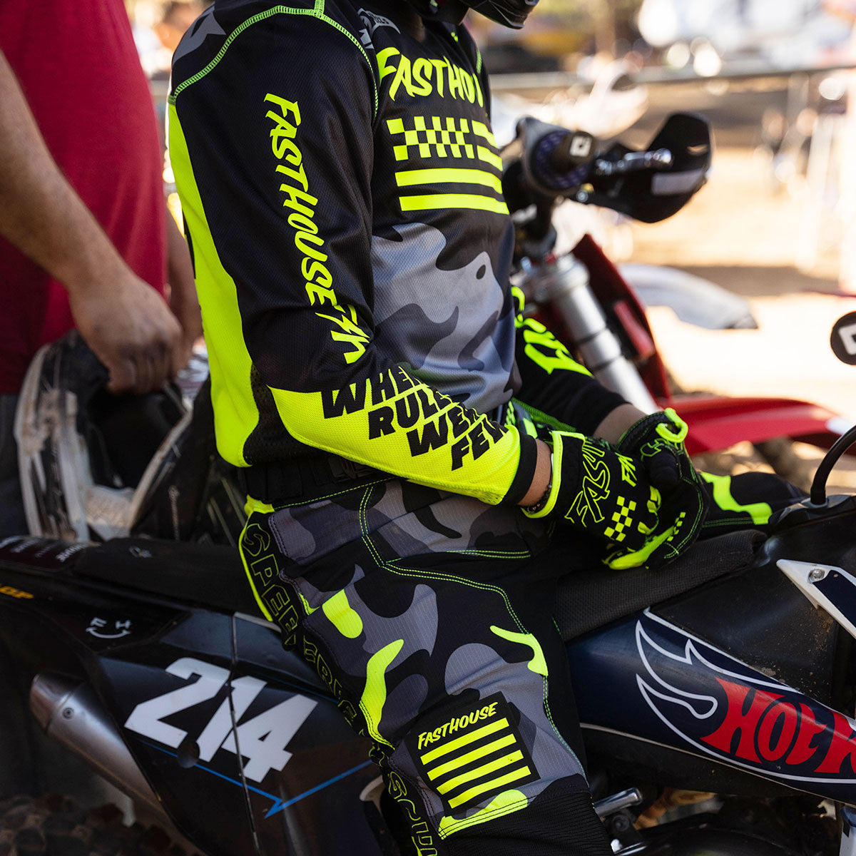 送料無料FASTHOUSE 2022 Youth USA Grindhouse Jersey - Subside (Large) (Black)並行輸入