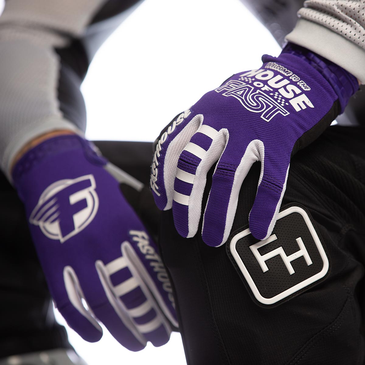 Howler Glove - Purple/Charcoal