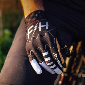 Speed Style Blaster Glove - Black/White