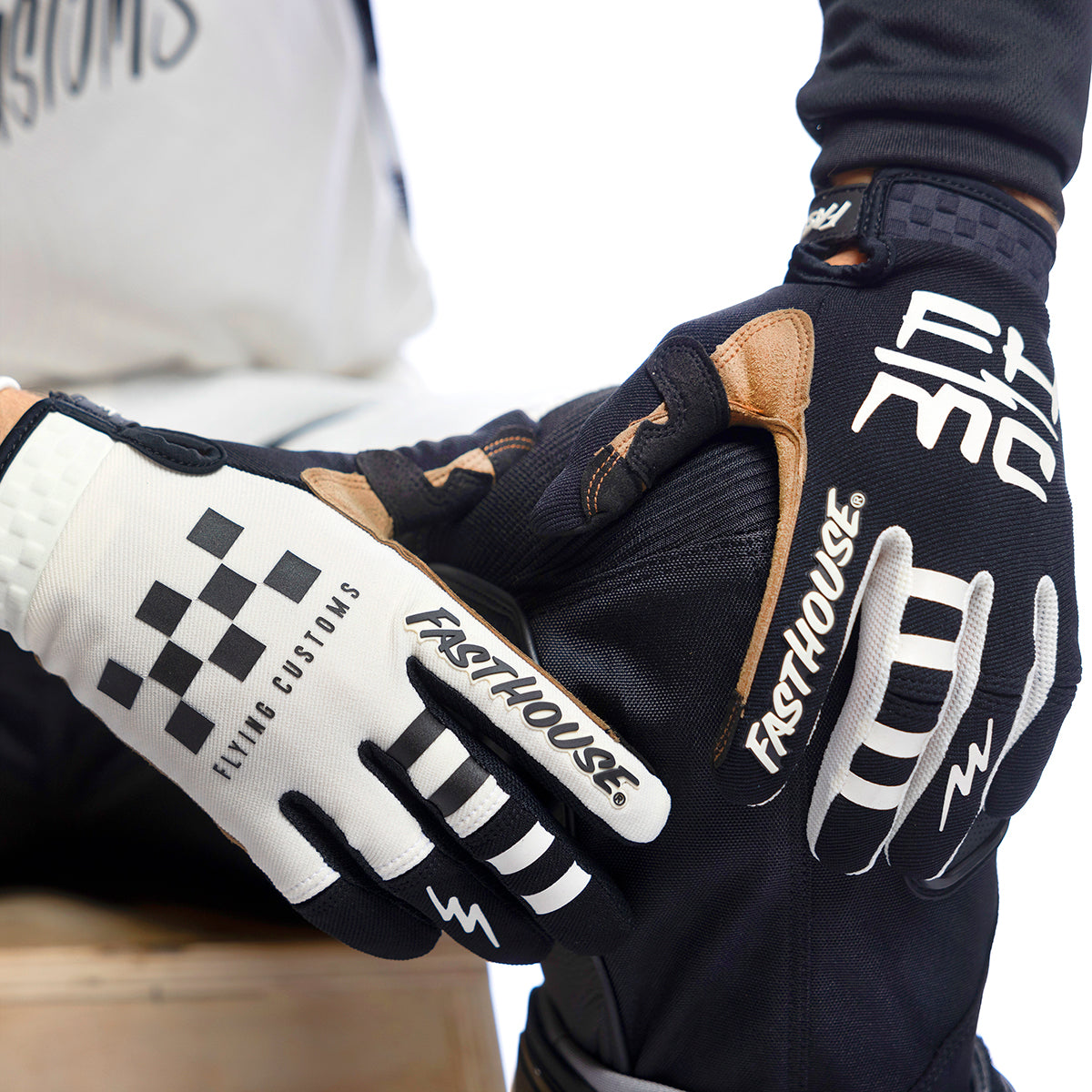 Speed Style Hot Wheels Glove - White/Black