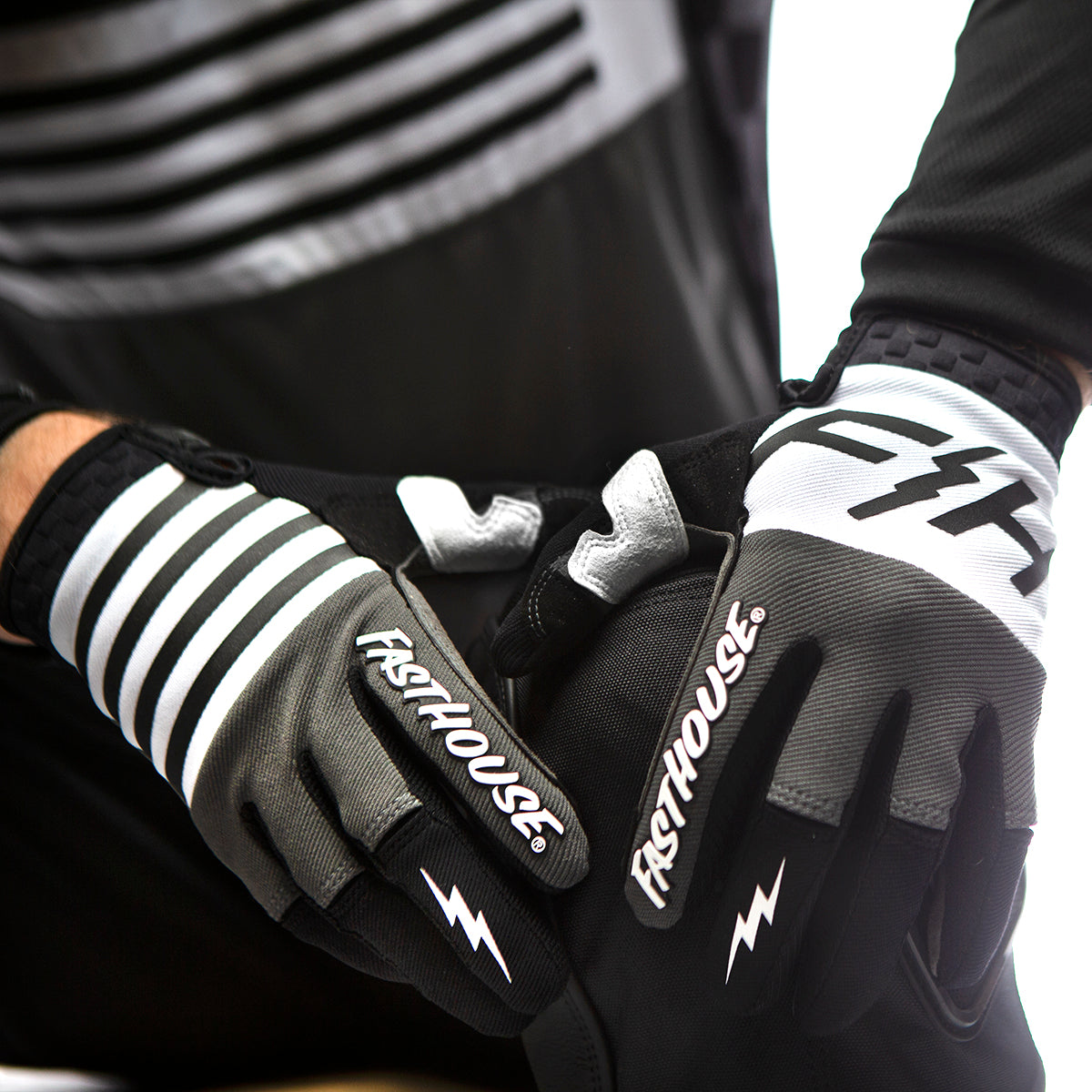 Speed Style Omega Glove - White/Gray